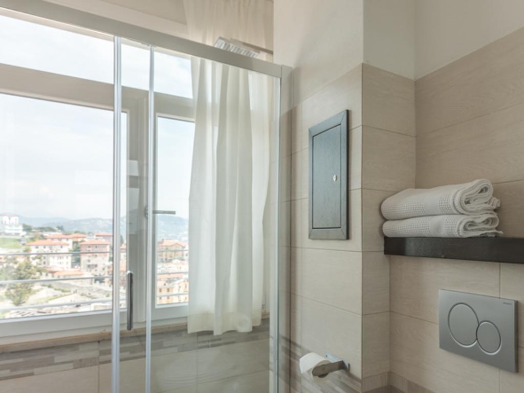 Guesthouse Il Grattacielo Sul Golfo ลาสเปเซีย ภายนอก รูปภาพ