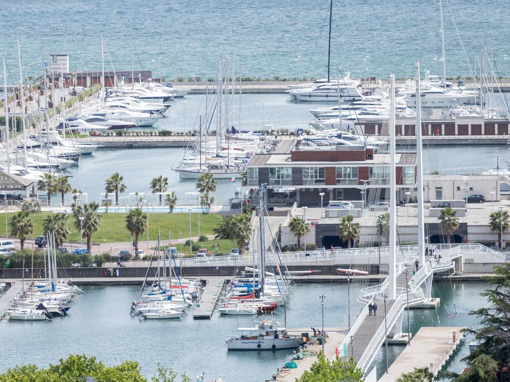Guesthouse Il Grattacielo Sul Golfo ลาสเปเซีย ภายนอก รูปภาพ